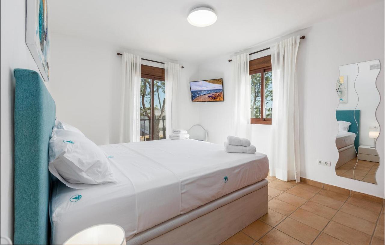 Gorgeous Home In Marbella With Kitchen Luaran gambar